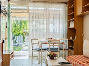 TV - Wonderful  villa for 4 guests with A/C, WIFI, TV, terrace and pets allowed (Balatonfüred)