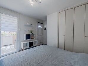 2 slaapkamers, reisbedje, gratis wifi, beddengoed