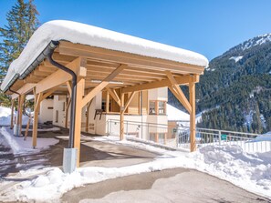 Property grounds - Spacious apartment with beautiful views and sauna (Saalbach-Hinterglemm)