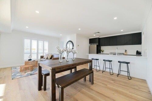 Getaway on Curran | CBD Escape, EV Plug, Firepit