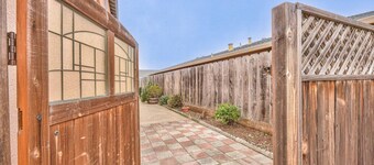 Seclusion Oasis - Near Monterey Beaches & Aquarium