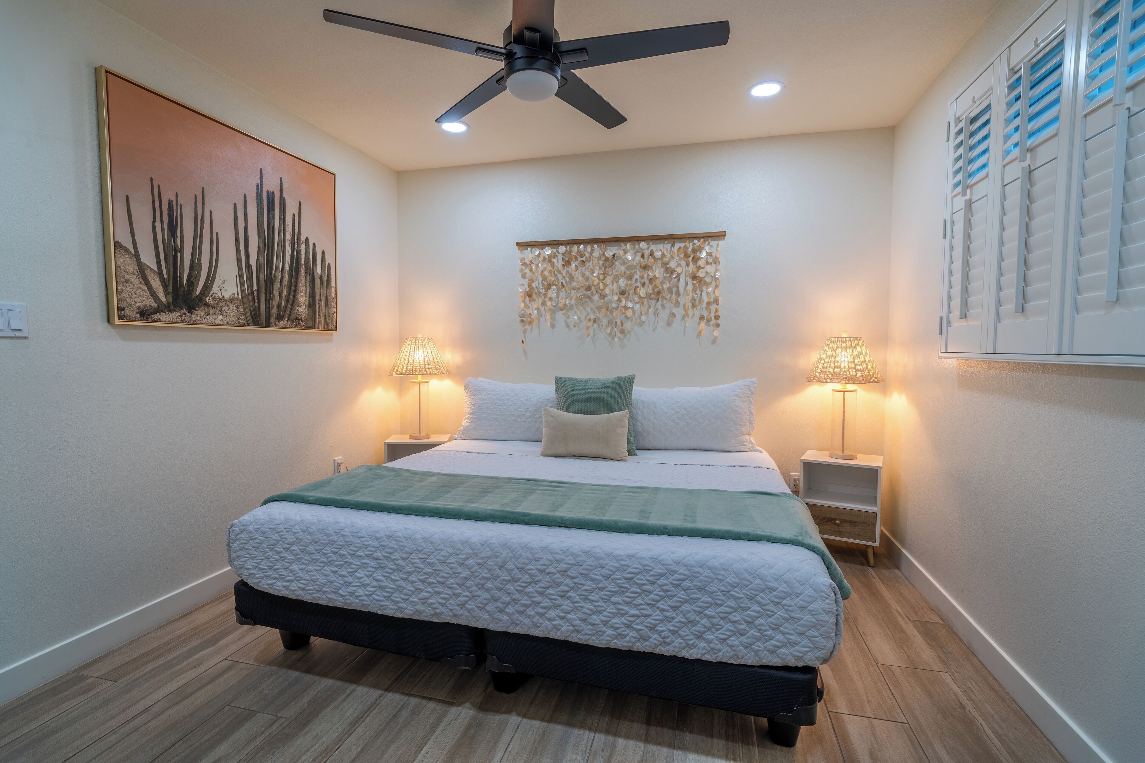 5 habitaciones, tabla de planchar con plancha, wifi y ropa de cama 