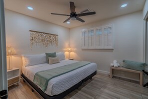 5 bedrooms, iron/ironing board, WiFi, bed sheets