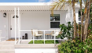 House | 3 bedrooms - La Vie Boheme 1 - Relaxing Retreat w Parking (Miami)