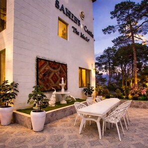 Exterior - Hotel Saheb's Castle - Best Mountain View & Jacuzzi Suites, McLeodganj (Dharamshala)