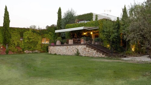Casa Lujosa en una Finca de Toledo con Piscina y Vistas a la Sierra de Gredos