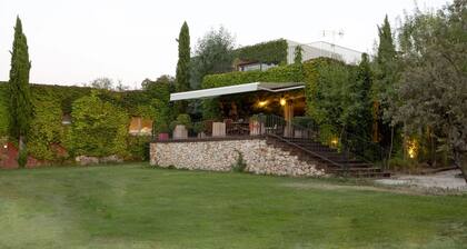 Casa Lujosa en una Finca de Toledo con Piscina y Vistas a la Sierra de Gredos