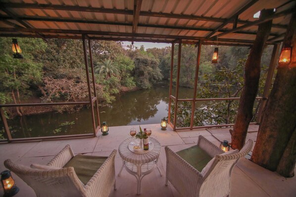 Luxury Cottage, 1 Bedroom, Lake View, Lakeside | Terrace/patio