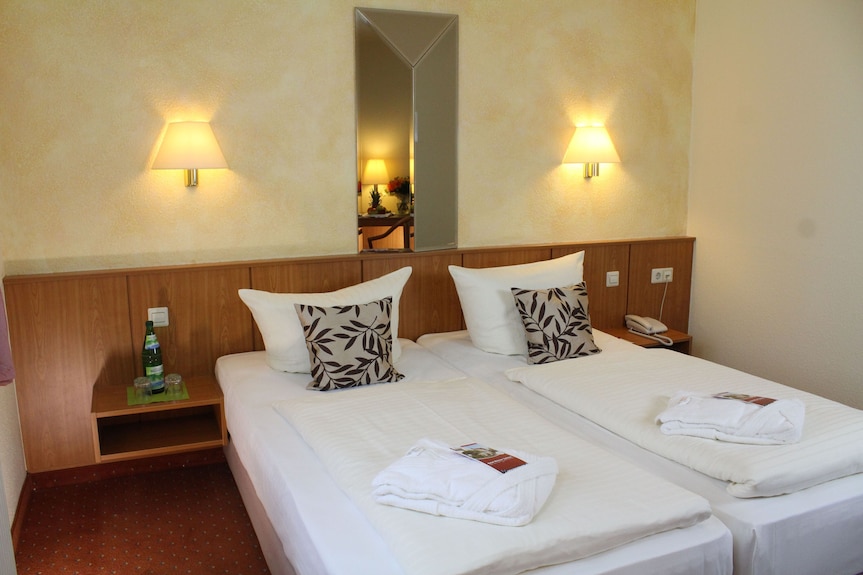 Doppelzimmer Standard - Hotel Weisser Schwan - Erfurt