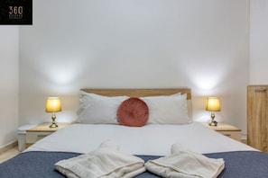 Desk, iron/ironing board, travel cot, WiFi