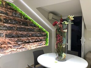 Dining - Apartment in historic center, terrace, near station, port,metro,bus,sea. (Catania)