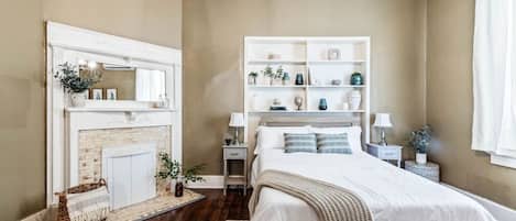 1 soveværelse, skrivebord, strygejern/strygebræt, weekendseng