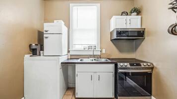 Microwave, oven, stovetop, coffee/tea maker