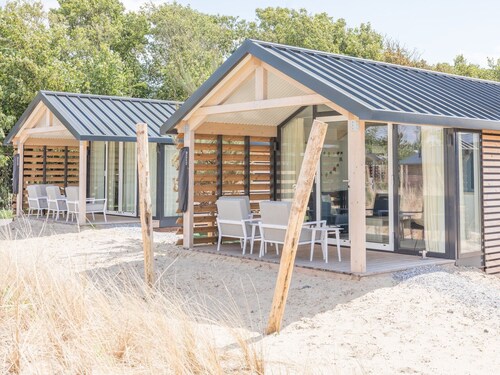 Ameland Lodge w/ Veranda