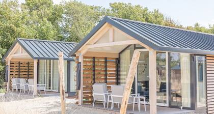 Ameland Lodge w/ Veranda