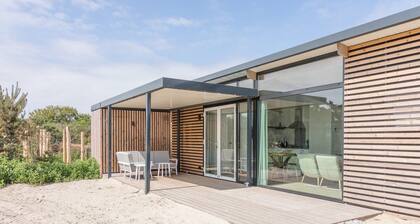 Ameland Retreat w/ Veranda