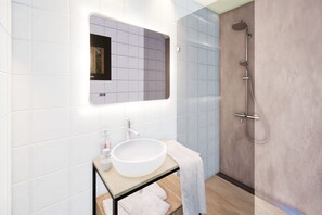 Shower - Beautiful lodge in Gulpen with garden (Gulpen)