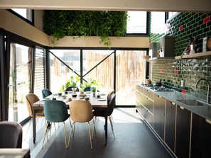 Fridge, microwave, dishwasher, coffee/tea maker