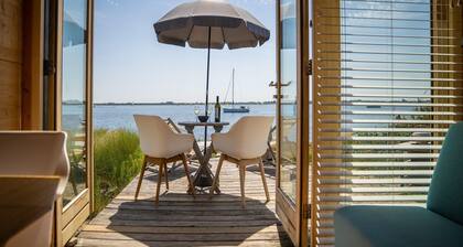 Lakefront Retreat w/ Hammock