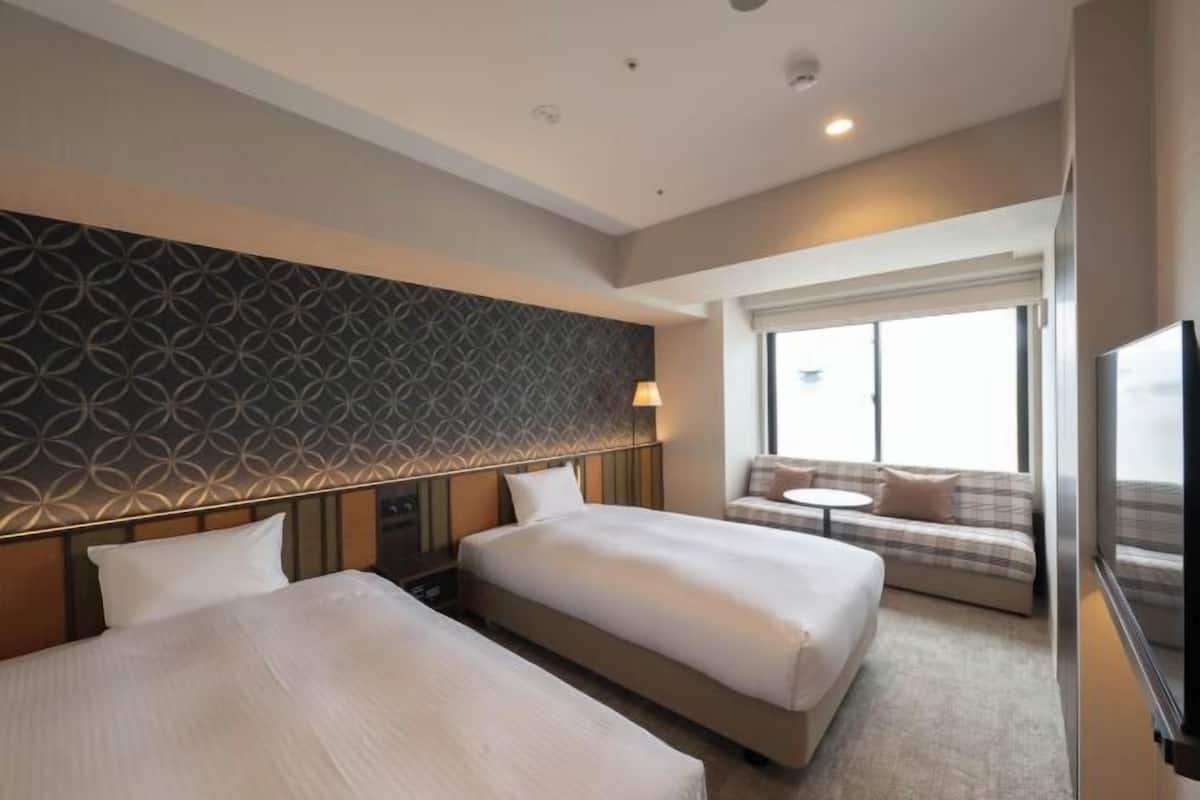 Edredons de pluma, cofres nos quartos, cortinas blackout