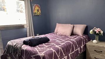 4 slaapkamers, een strijkplank/strijkijzer, gratis wifi, beddengoed