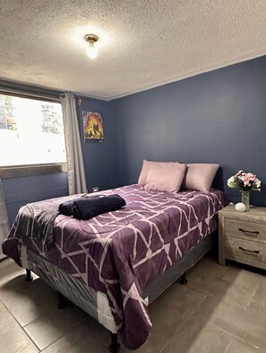 4 bedrooms, iron/ironing board, free WiFi, bed sheets - Casa Florencia, 10 minutes from downtown Xela, Stay in a quiet place. (Quetzaltenango)