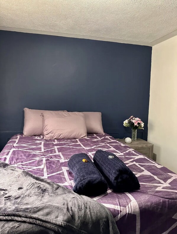 4 bedrooms, iron/ironing board, free WiFi, bed sheets