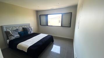 6 Schlafzimmer, Bügeleisen/Bügelbrett, Bettwäsche