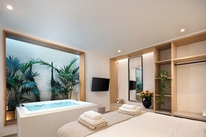 5 chambres, fer et planche à repasser, lit de bébé portatif