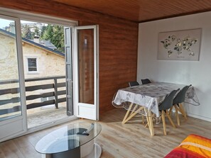 Dining - Holiday Apartment "Foun Vive" with Balcony and Mountain View (Font-Romeu-Odeillo-Via)