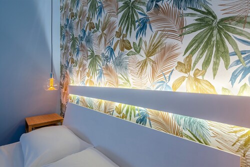 Andromeda Luxury Home Apartment with Private Terrace and Wi-Fi