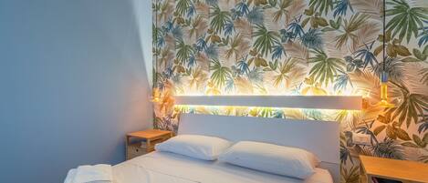 1 habitación, tabla de planchar con plancha, wifi gratis y ropa de cama