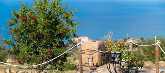 Glamping 'Melograno' with Sea View, Wi-Fi and Air Conditioning