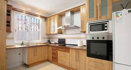 Vacation Villa 'Lomada' with Private Terrace, Balcony and Wi-Fi