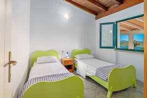 2 camere, ferro/asse da stiro, Wi-Fi gratuito, lenzuola