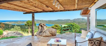 Holiday Home 'Bellavista' with Sea View, Private Terrace, Wi-Fi & A/C