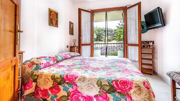 2 chambres, fer et planche à repasser, Wi-Fi gratuit, draps fournis