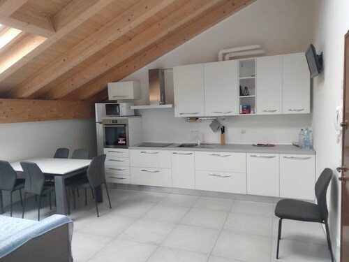 Apartment near Verona with Mountain Views