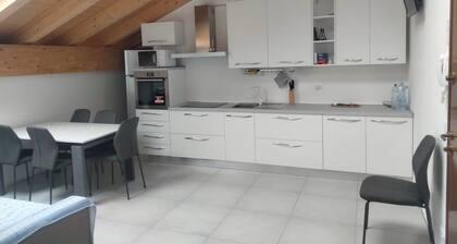 Apartment near Verona with Mountain Views