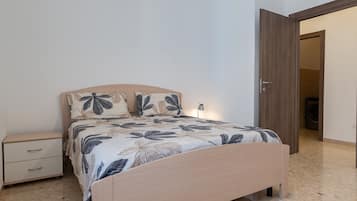 2 Schlafzimmer, BĂŒgeleisen/BĂŒgelbrett, kostenloses WLAN, BettwĂ€sche