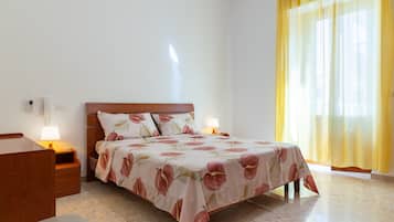 2 Schlafzimmer, BĂŒgeleisen/BĂŒgelbrett, kostenloses WLAN, BettwĂ€sche