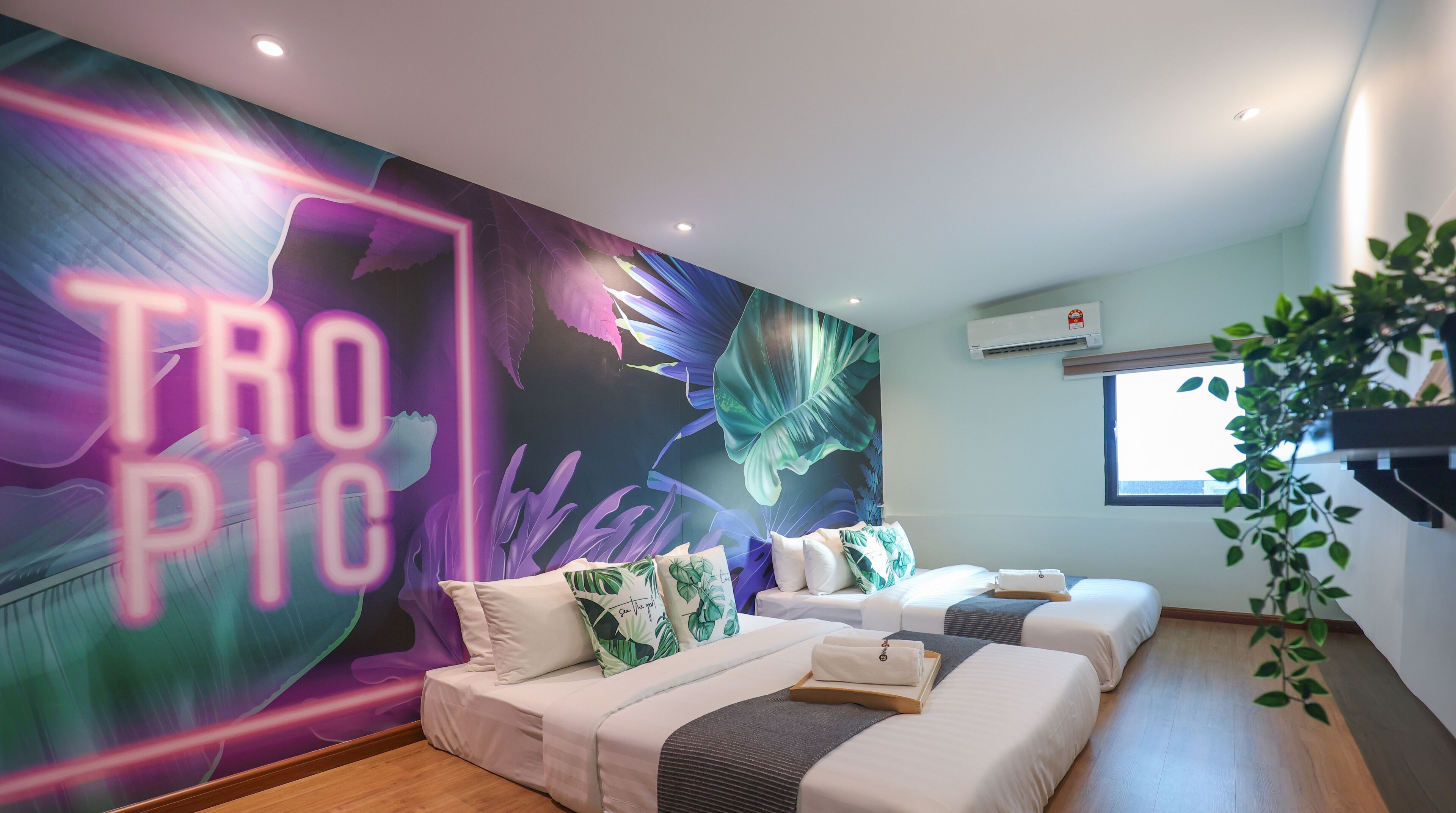 Superior Room | Premium bedding, iron/ironing board, free WiFi, bed sheets