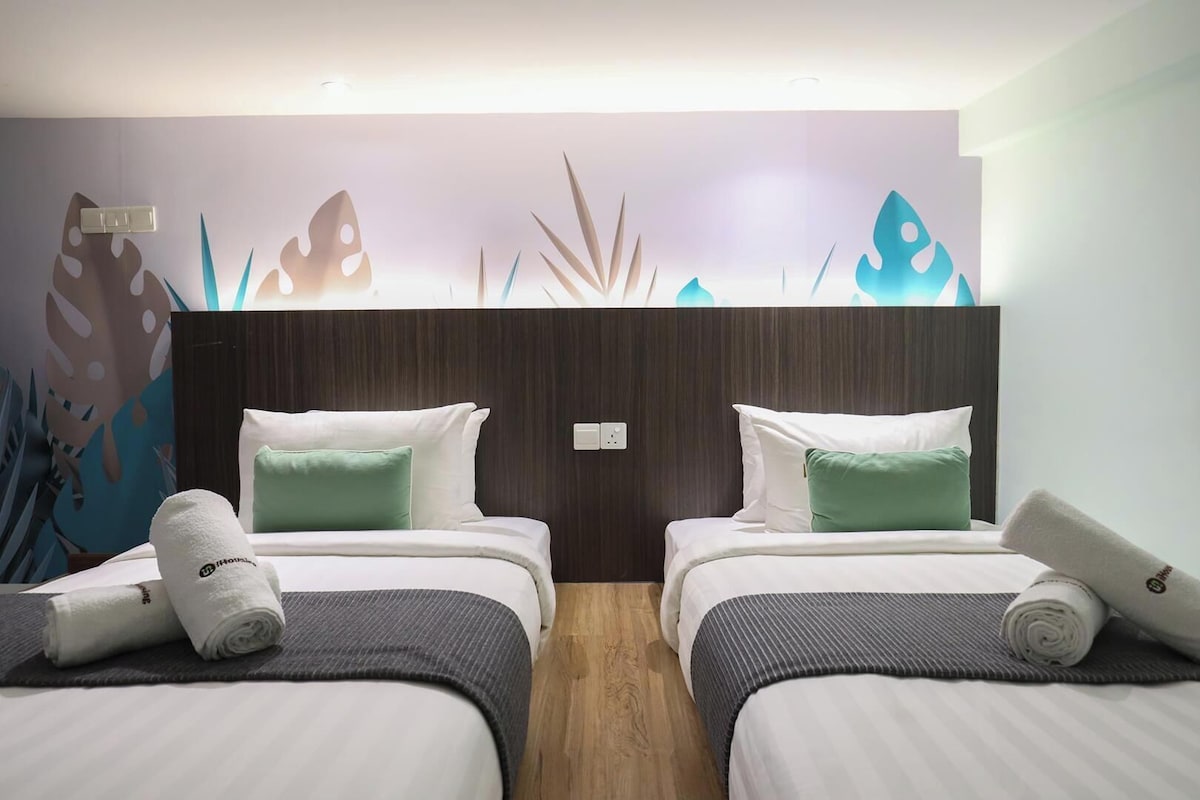 Habitación Confort | Ropa de cama de alta calidad, tabla de planchar con plancha, wifi gratis