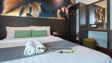 Ropa de cama de alta calidad y tabla de planchar con plancha