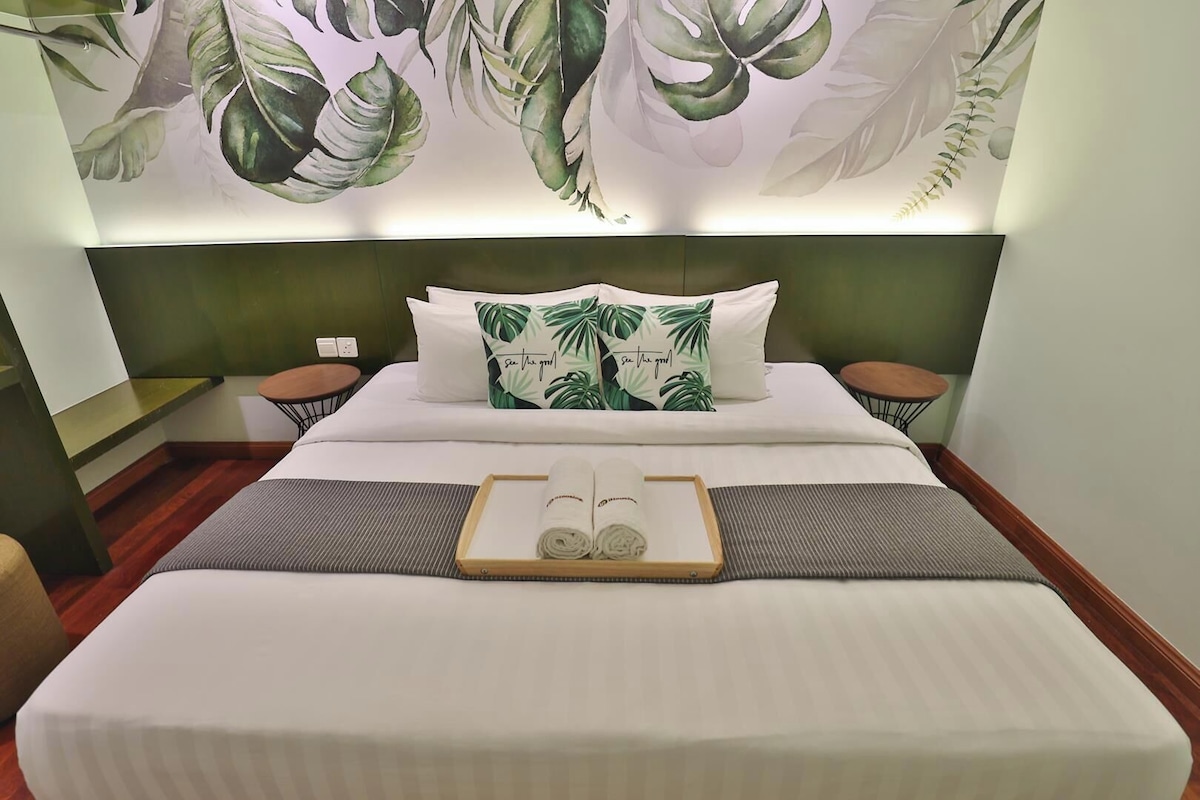 Habitación | Ropa de cama de alta calidad, tabla de planchar con plancha, wifi gratis