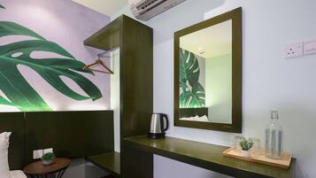 Economy Double Room | Peralatan tempat tidur premium, seterika/papan seterika, Wi-fi percuma