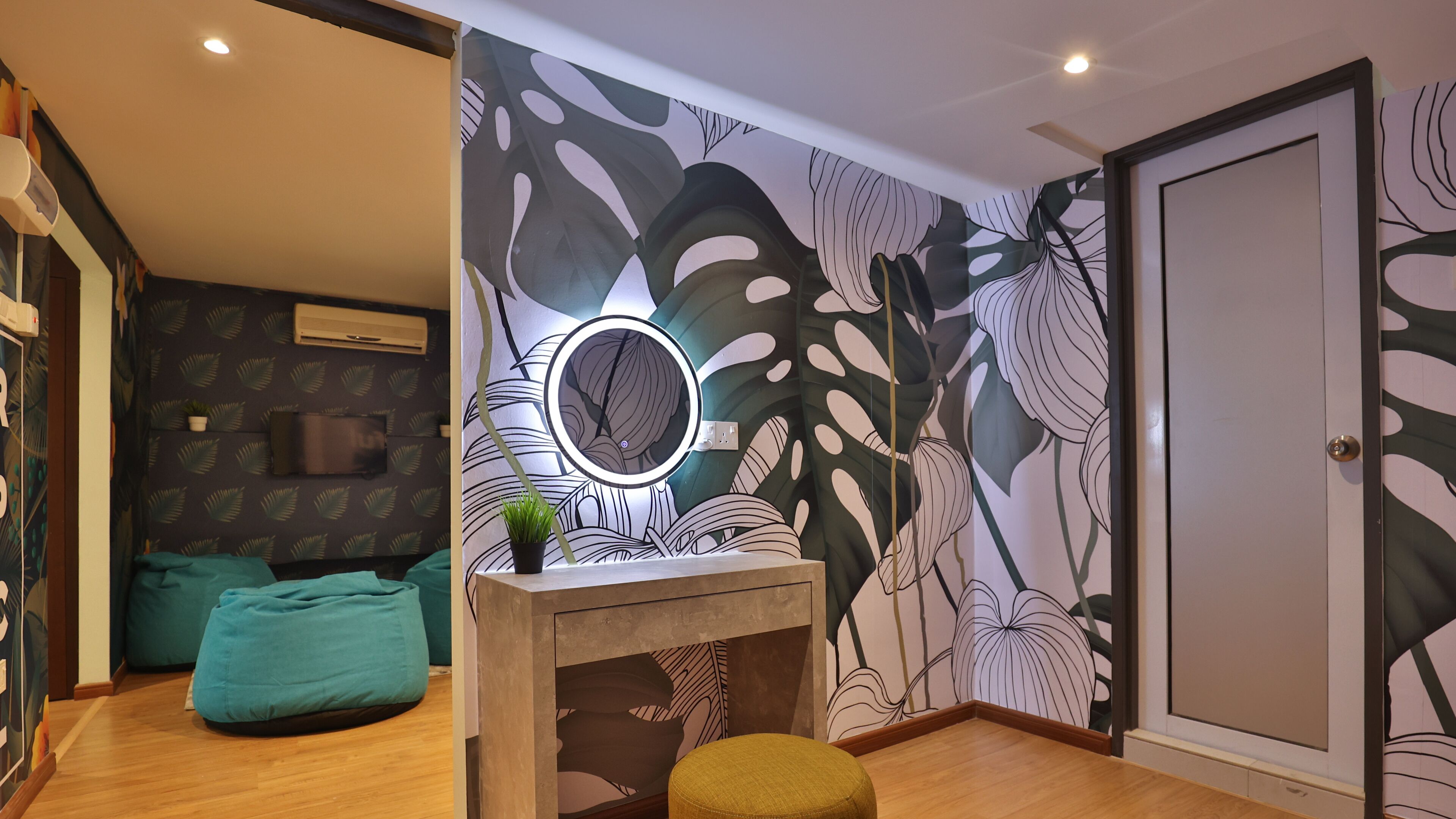 Premium bedding, iron/ironing board, free WiFi, bed sheets