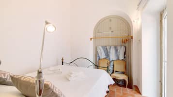 3 chambres, fer et planche à repasser, Wi-Fi gratuit, draps fournis