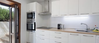 Casa vacanze 'Villa Velhoco' con vista mare, terrazza privata e Wi-Fi