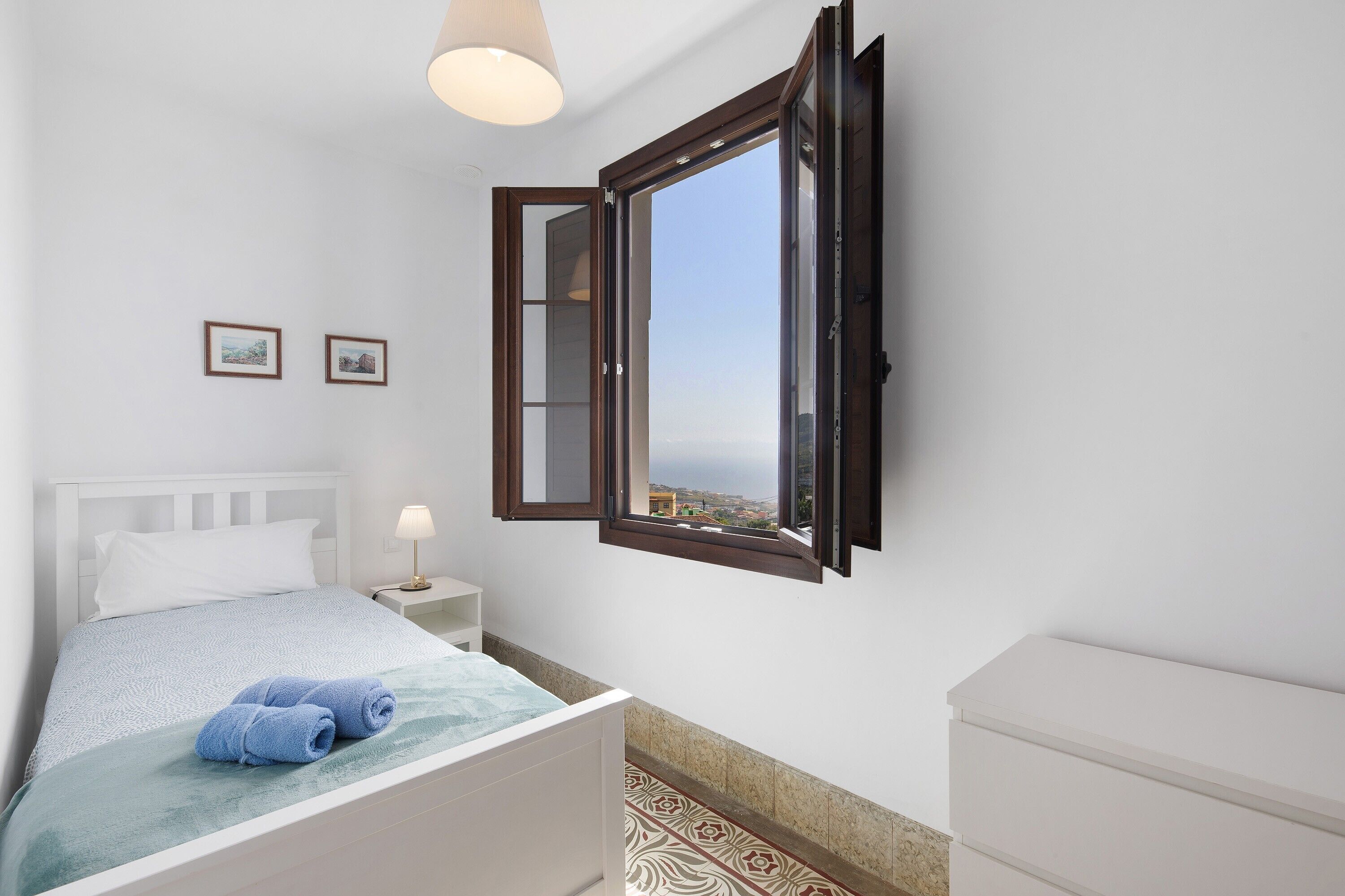 4 Schlafzimmer, Bügeleisen/Bügelbrett, kostenloses WLAN, Bettwäsche